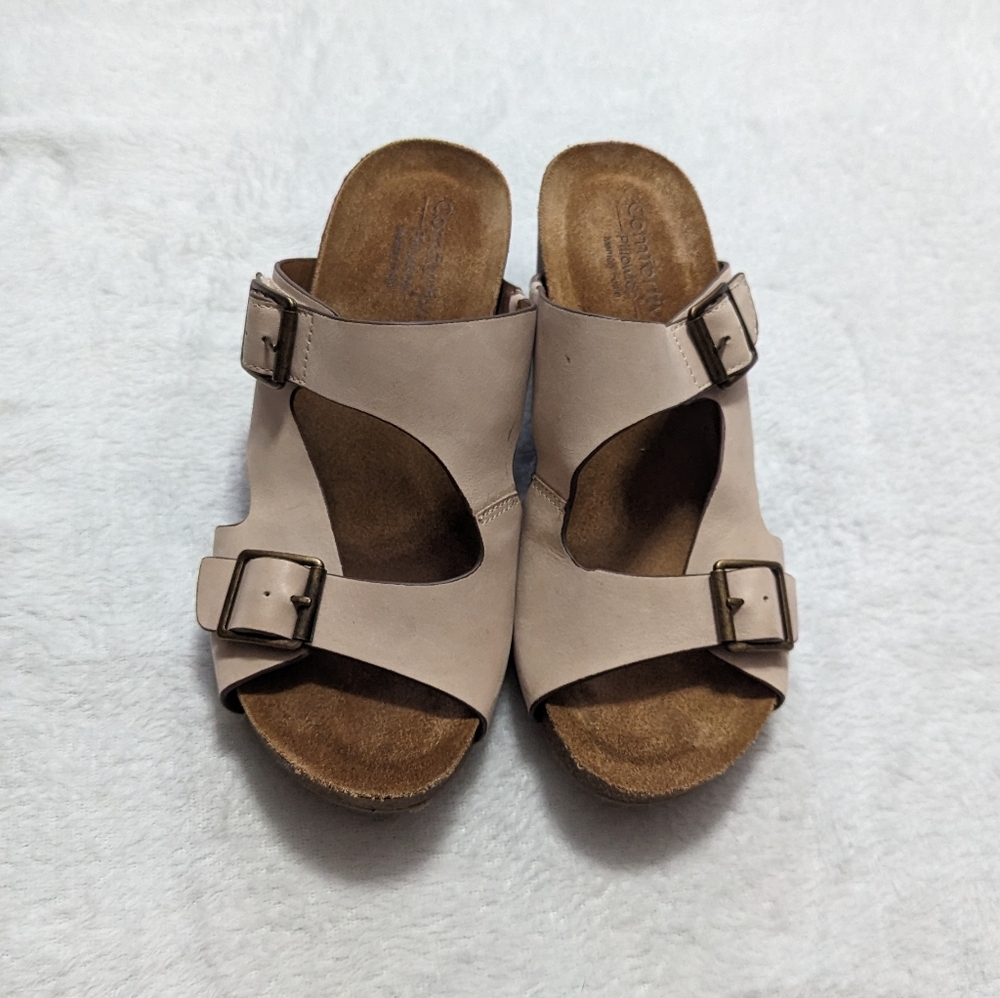 Comfortiva Sandals for women size 7
